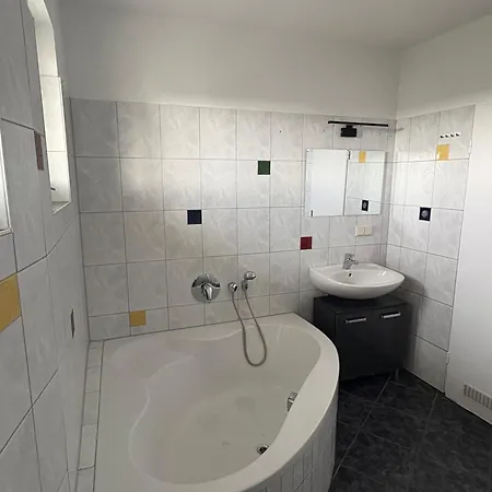 Apartment Monteurswohnung Ueber Den Daechern Der Stadt