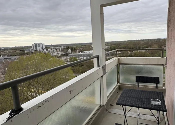 Monteurs über Den Dächern Der Stadt * Ludwigshafen am Rhein