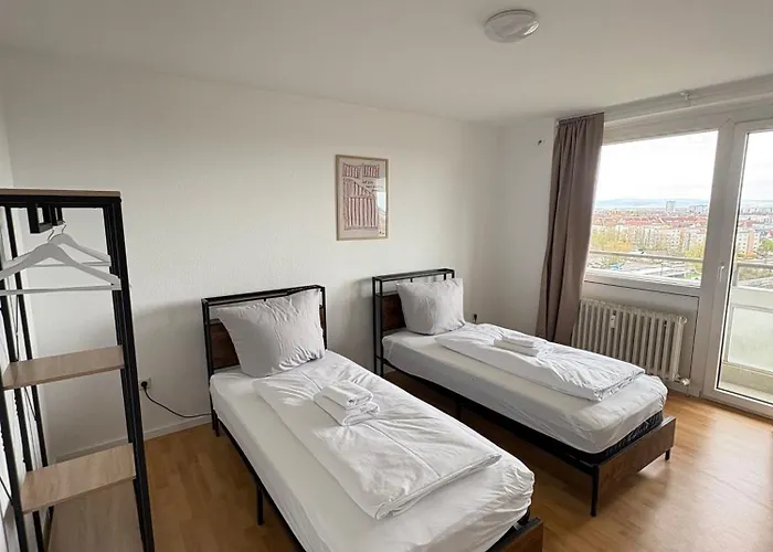 Monteurs über Den Dächern Der Stadt Apartment