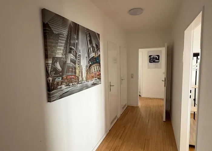 Monteurs über Den Dächern Der Stadt * Ludwigshafen am Rhein